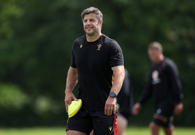 200625 - Wales Rugby Training - Robin Sowden-Taylor, Strength & Conditioning Coach during training