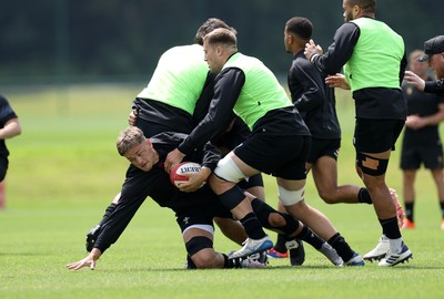 200625 - Wales Rugby Training - Alex Mann during training