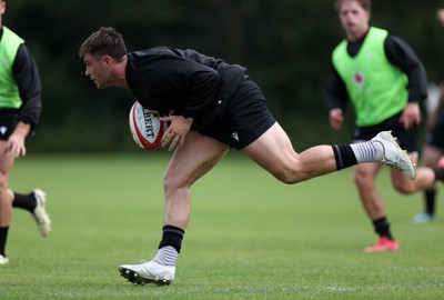 200625 - Wales Rugby Training - Joe Roberts during training