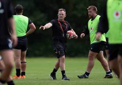 200625 - Wales Rugby Training - Danny Wilson, Forwards Coach during training