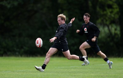 200625 - Wales Rugby Training - Blair Murray during training