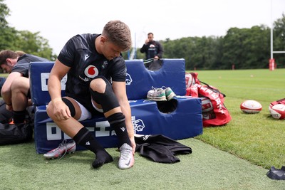 200625 - Wales Rugby Training - Alex Mann during training