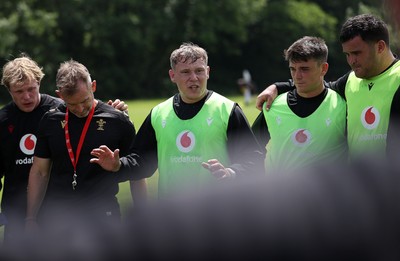 200625 - Wales Rugby Training - Sam Costelow during training