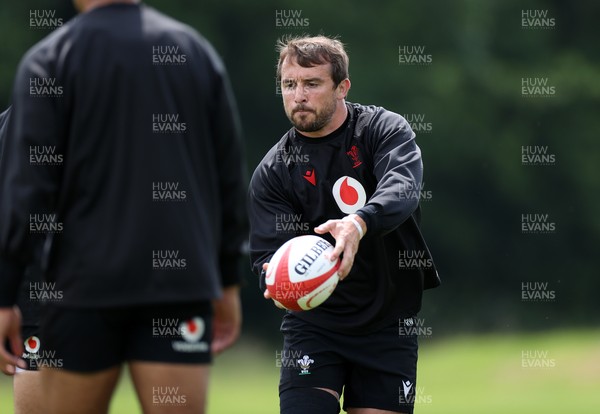 200625 - Wales Rugby Training - Rhodri Williams during training