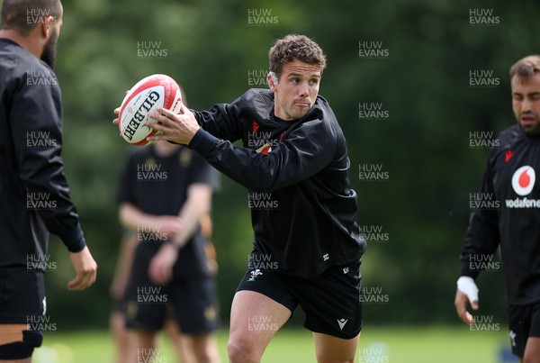 200625 - Wales Rugby Training - Kieran Hardy during training