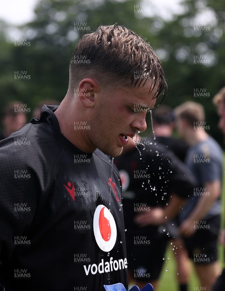 200625 - Wales Rugby Training - Alex Mann during training