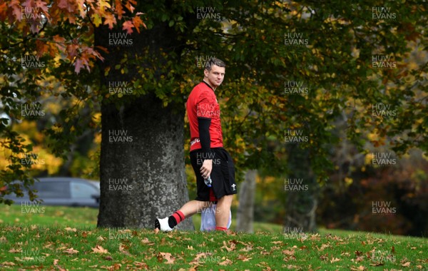 201020 - Wales Rugby Training - Dan Biggar during training