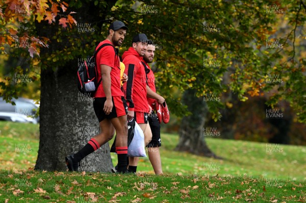 201020 - Wales Rugby Training - Taulupe Faletau, Justin Tipuric and Nicky Smith during training