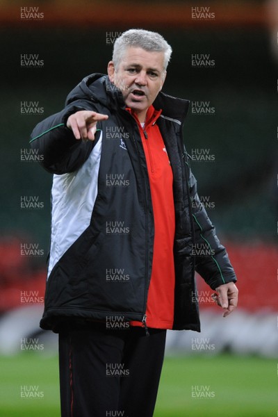 20.11.08 - Wales Rugby Training - Wales coach, Warren Gatland during training 