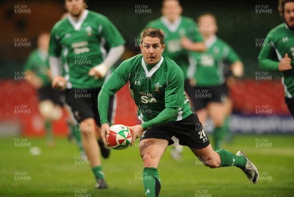 20.11.08 - Wales Rugby Training - Wales' Shane Williams during training 