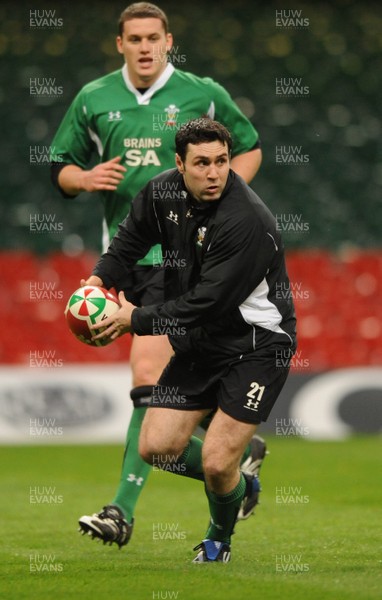 20.11.08 - Wales Rugby Training - Wales' Stephen Jones during training 