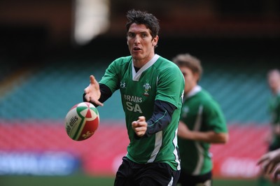 20.11.09 - Wales Rugby Captains Run - James Hook makes a pass during training. 