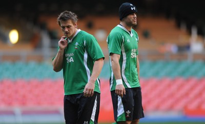 20.11.09 - Wales Rugby Captains Run - Jamie Roberts(hat) and Jonathan Davies during training. 