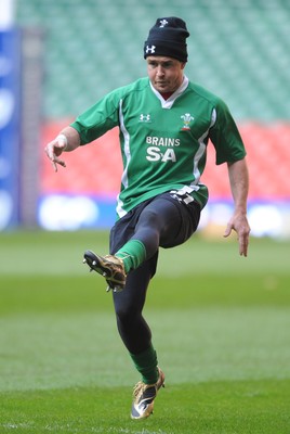 20.11.09 - Wales Rugby Captains Run - Shane Williams during training. 