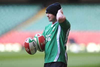 20.11.09 - Wales Rugby Captains Run - Shane Williams during training. 