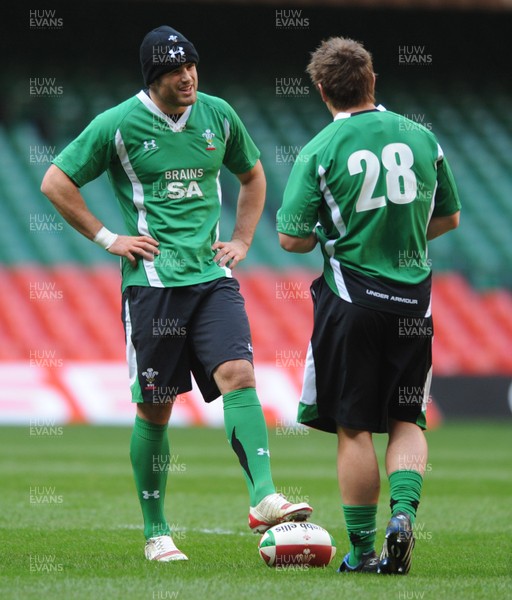 20.11.09 - Wales Rugby Captains Run - Jamie Roberts(hat) and Jonathan Davies during training. 