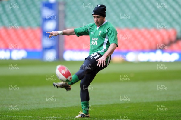 20.11.09 - Wales Rugby Captains Run - Shane Williams during training. 