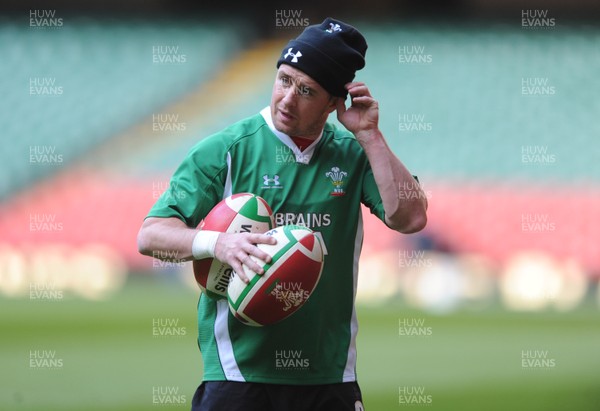 20.11.09 - Wales Rugby Captains Run - Shane Williams during training. 