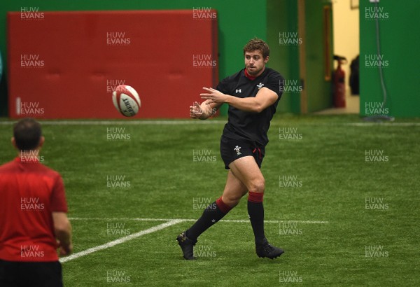 201117 - Wales Rugby Training - Leigh Halfpenny during training