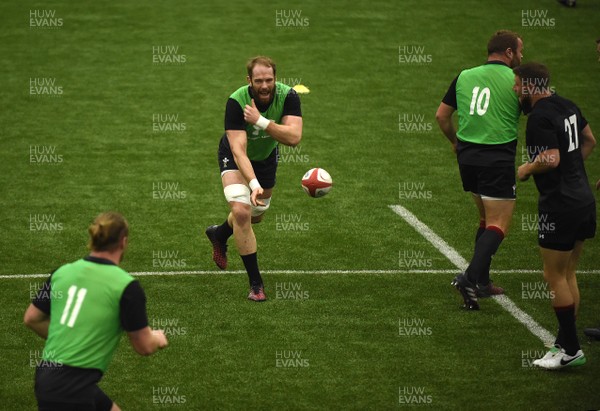 201117 - Wales Rugby Training - Alun Wyn Jones during training