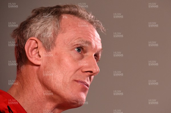 201118 - Wales Rugby Media Interviews - Rob Howley talks to media