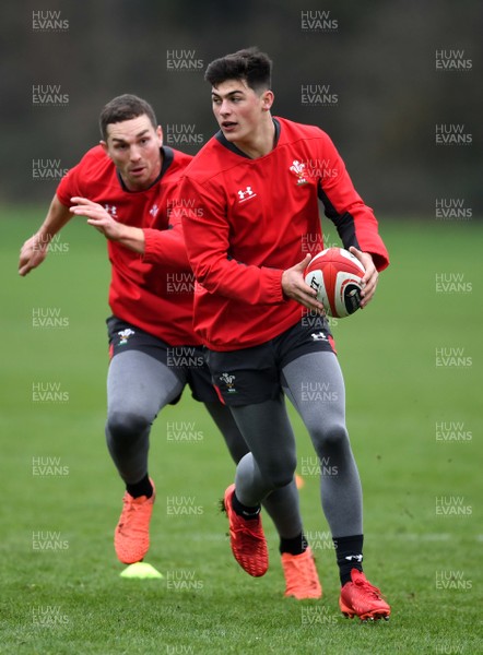220120 - Wales Rugby Training - Louis Rees-Zammit during training