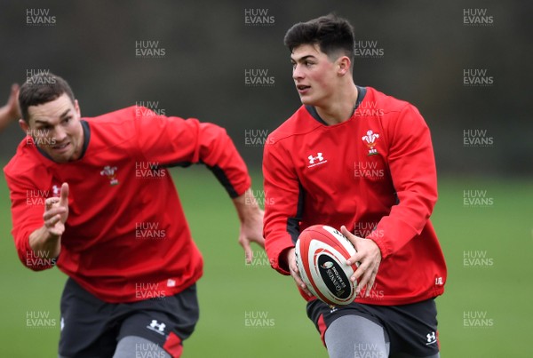 220120 - Wales Rugby Training - Louis Rees-Zammit during training