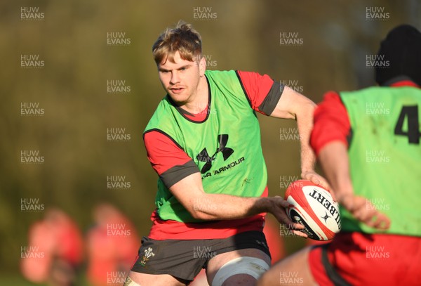 210120 - Wales Rugby Training - Aaron Wainwright during training