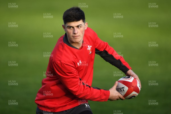 210120 - Wales Rugby Training - Louis Rees-Zammit during training