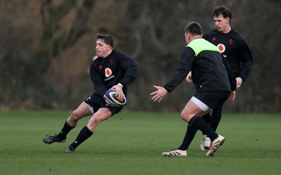 210125 - Wales Rugby Training in their first week of the 6 Nations Campaign - Dan Edwards during training