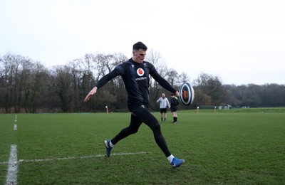 210125 - Wales Rugby Training in their first week of the 6 Nations Campaign - Ellis Bevan during training