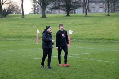 210125 - Wales Rugby Training in their first week of the 6 Nations Campaign - Neil Jenkins, Skills Coach and Ellis Mee during training