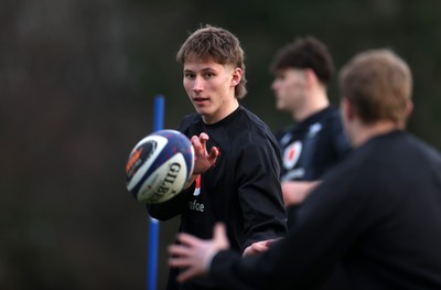 210125 - Wales Rugby Training in their first week of the 6 Nations Campaign - Ellis Mee during training