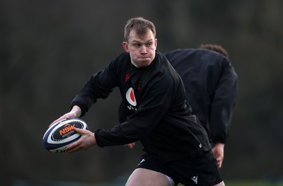 210125 - Wales Rugby Training in their first week of the 6 Nations Campaign - Nick Tompkins during training