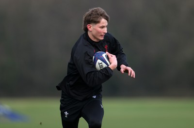 210125 - Wales Rugby Training in their first week of the 6 Nations Campaign - Ellis Mee during training