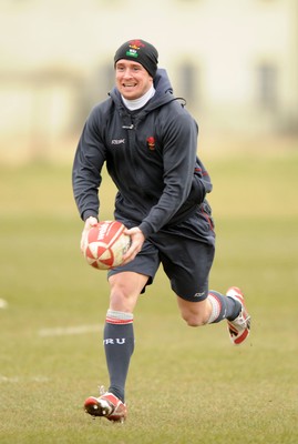 21.02.08 - Wales Rugby Training - Shane Williams in action during training 
