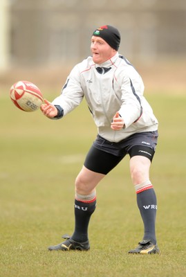 21.02.08 - Wales Rugby Training - Martyn Williams in action during training 