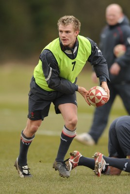 21.02.08 - Wales Rugby Training - Dwayne Peel in action during training 