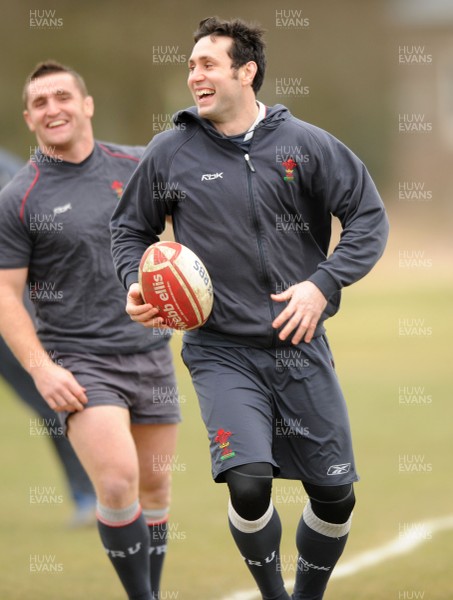 21.02.08 - Wales Rugby Training - Stephen Jones in action during training 