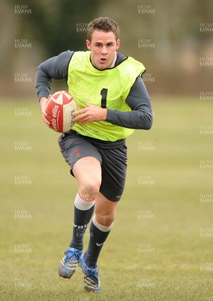 21.02.08 - Wales Rugby Training - Lee Byrne in action during training 