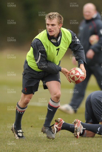 21.02.08 - Wales Rugby Training - Dwayne Peel in action during training 
