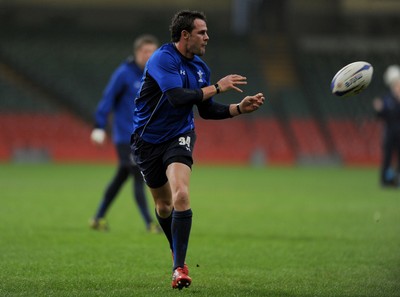 21.02.11 - Wales Rugby Training - Lee Byrne during training. 