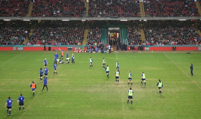 21.02.11 - The Wales rugby squad train at the Millennium Stadium during a session open to the members of the public to watch  