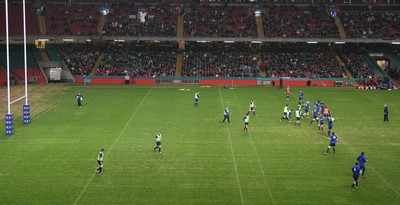 21.02.11 - The Wales rugby squad train at the Millennium Stadium during a session open to the members of the public to watch  