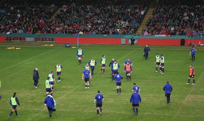 21.02.11 - The Wales rugby squad train at the Millennium Stadium during a session open to the members of the public to watch  