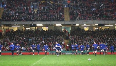 21.02.11 - The Wales rugby squad train at the Millennium Stadium during a session open to the members of the public to watch  