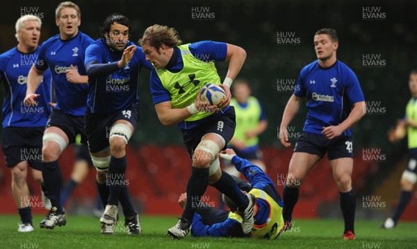 21.02.11 - Wales Rugby Training - Alun Wyn Jones during training. 