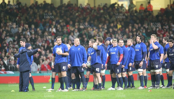 21.02.11 - The Wales rugby squad train at the Millennium Stadium during a session open to the members of the public to watch  