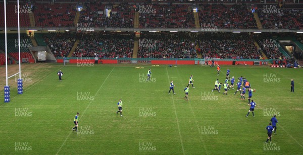 21.02.11 - The Wales rugby squad train at the Millennium Stadium during a session open to the members of the public to watch  
