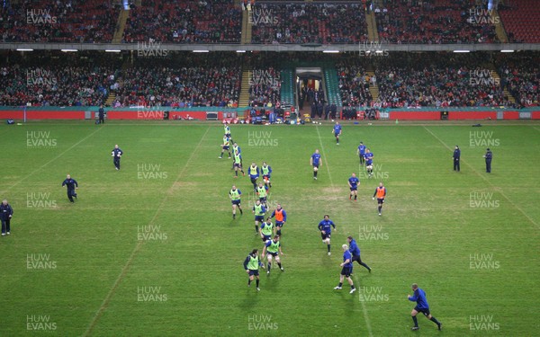 21.02.11 - The Wales rugby squad train at the Millennium Stadium during a session open to the members of the public to watch  